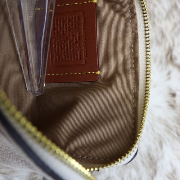 NWT Coach x Peanuts Corner Zip Wristlet CBP29 IMCAH Snoopy - Picture 9 of 10